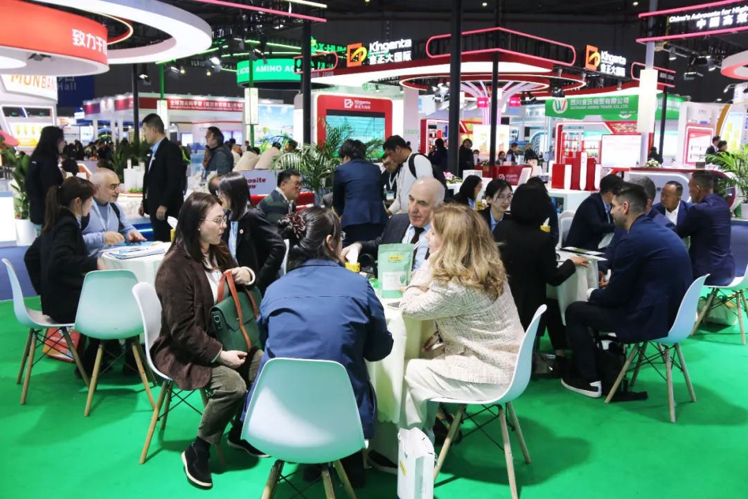 金牌赞助企业tqb谈球吧全新亮相上海CAC国际农化展，以科技实力献礼25周年
